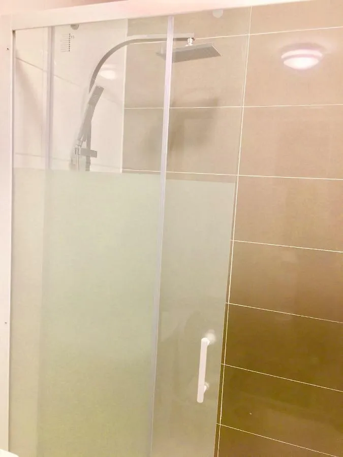 London Luxury Ensuite Apartment Ilford