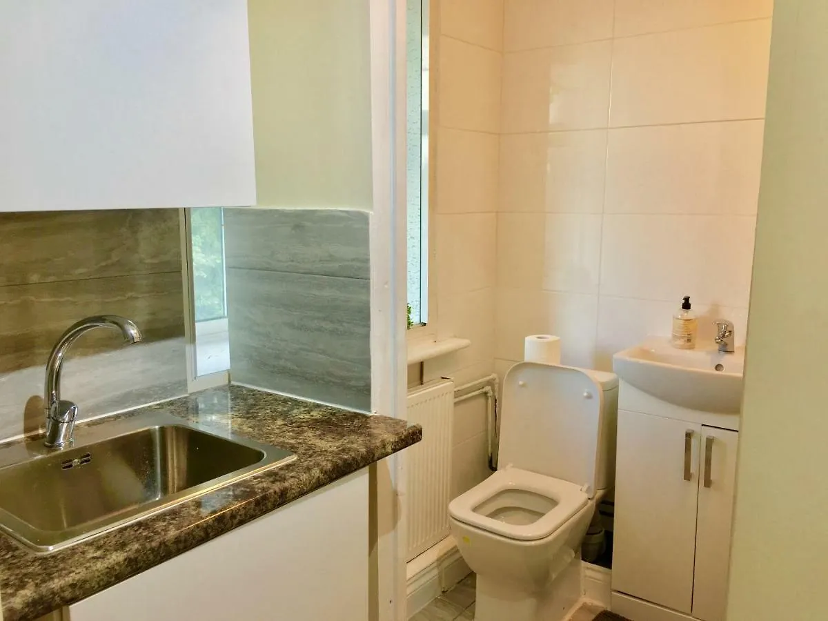 London Luxury Ensuite Apartment Ilford 0*,