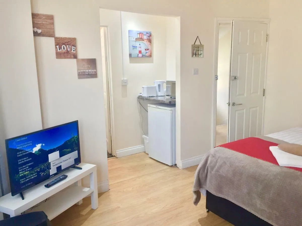 London Luxury Ensuite Apartment Ilford United Kingdom