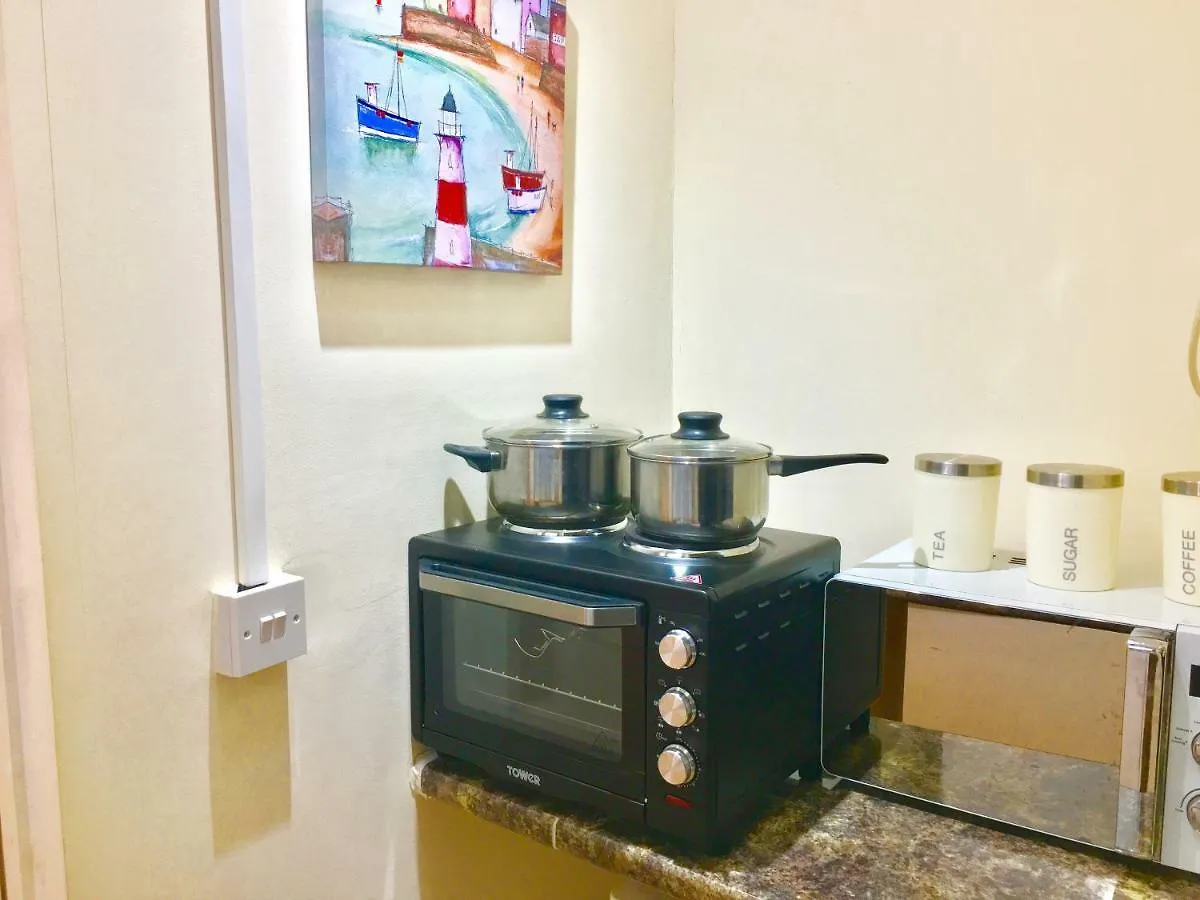 London Luxury Ensuite Apartment Ilford