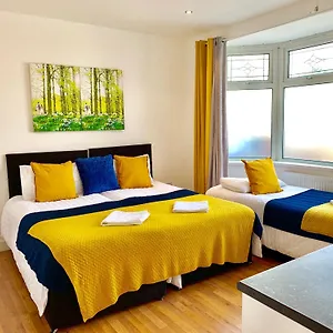 London Studio Apartments, Private Bathrooms And Parking , Ilford United Kingdom